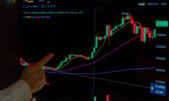 Bitcoin ETFs demand